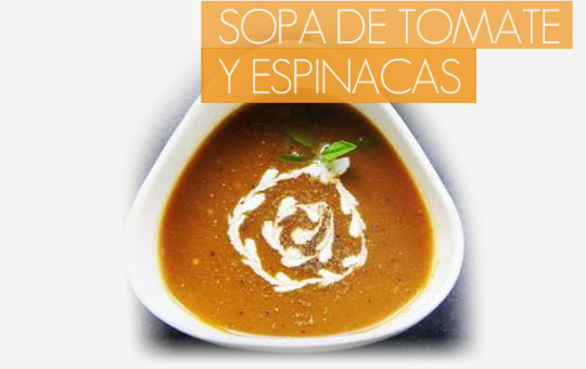 Receta de sopa de tomate con espinacas con el sabor más gourmet