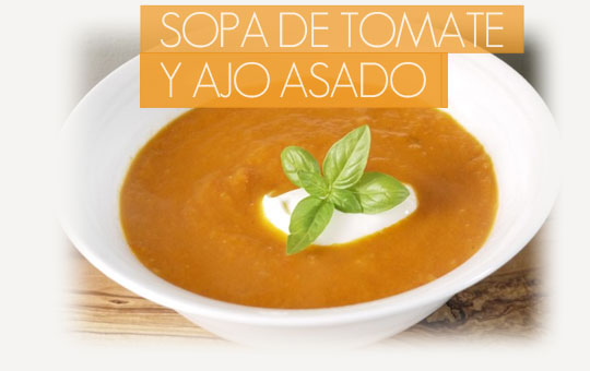 Receta fácil de sopa de tomate y ajo asado con el sabor más gourmet